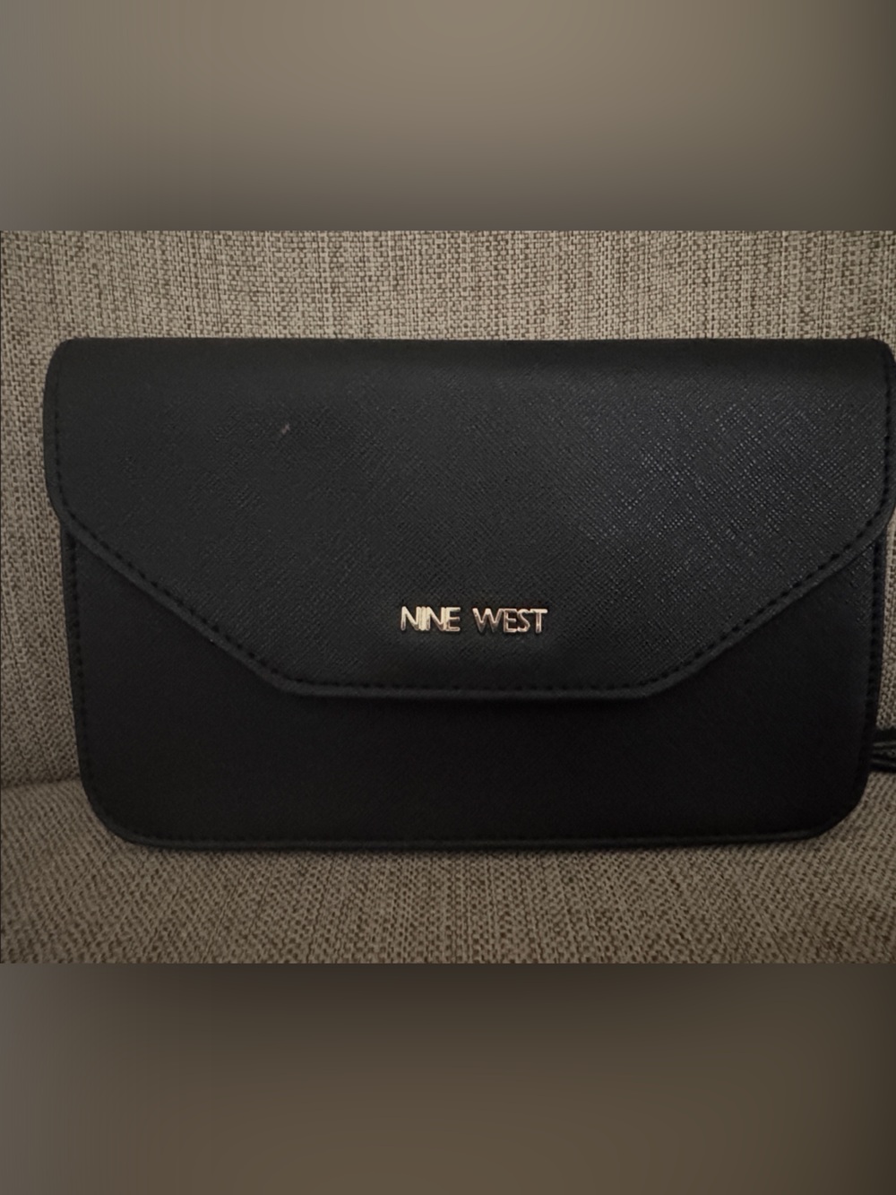 Nine West Black Textured Envelope Crossbody Wallet